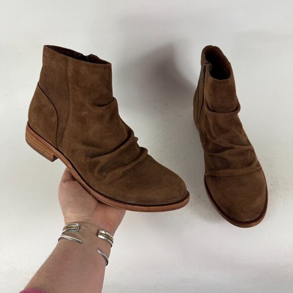 Kork-Ease Giba Bootie Women's 7 Minimalist Brown Leather Slip-On Almond Toe boot - Picture 1 of 10